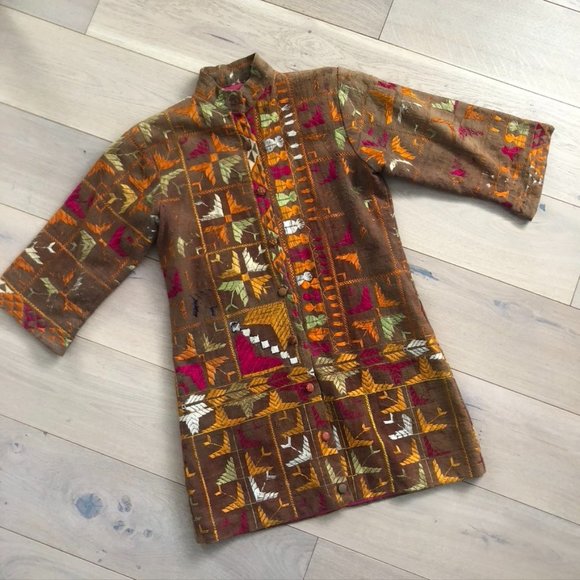 Vintage Jackets & Blazers - Vintage 1970's Suzi Embroidered Jacket Lined in Hot Pink